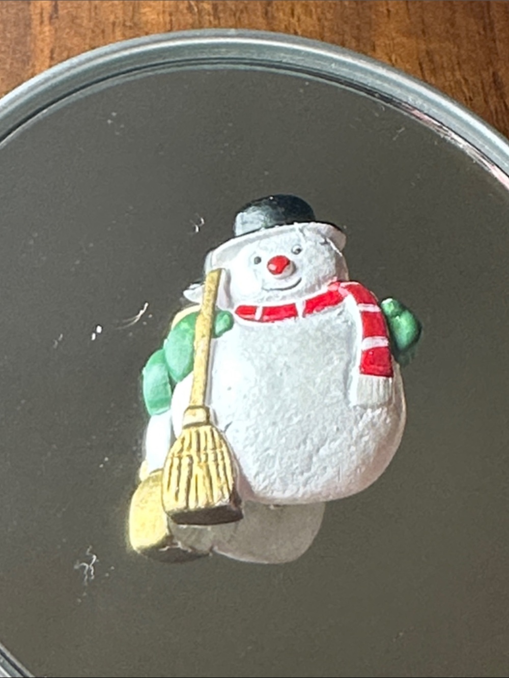 Small Vintage Holiday Snowman Holding Gold Broom Plastic Resin Pin/Brooch